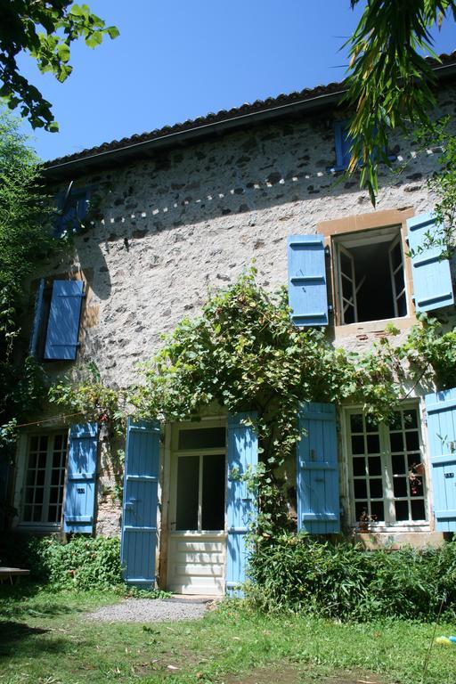 לינה וארוחת בוקר Saint-Germain-de-Confolens Le Petit Mas D'Ile מראה חיצוני תמונה